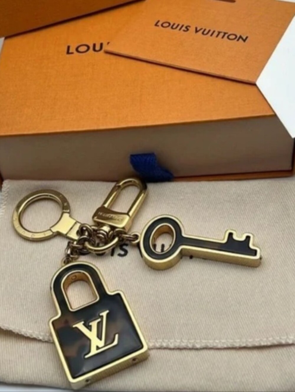 🩷Louis Vuitton Tortoise Gold Padlock & Key Charm Key Holder